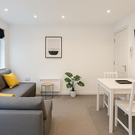 6 Person Apartment In City Centre Cardiff Exteriör bild